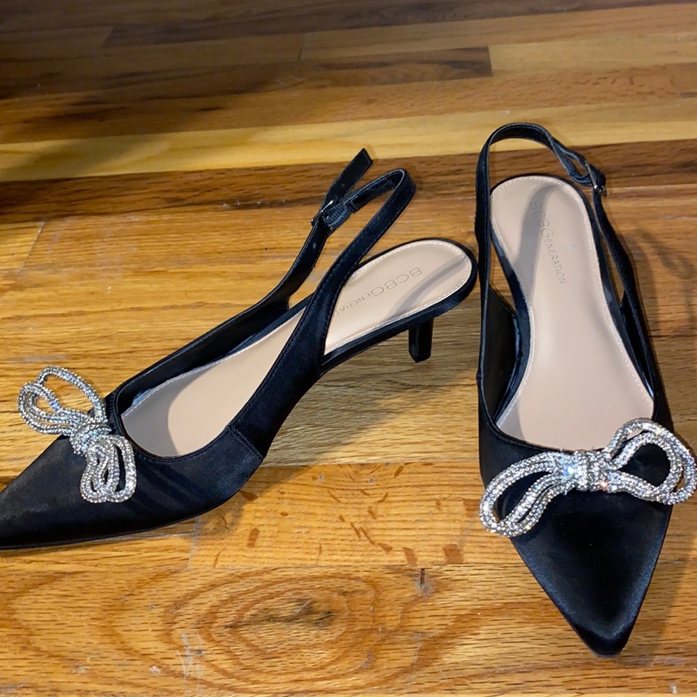 BCBGeneration Kitten Heels 7.5